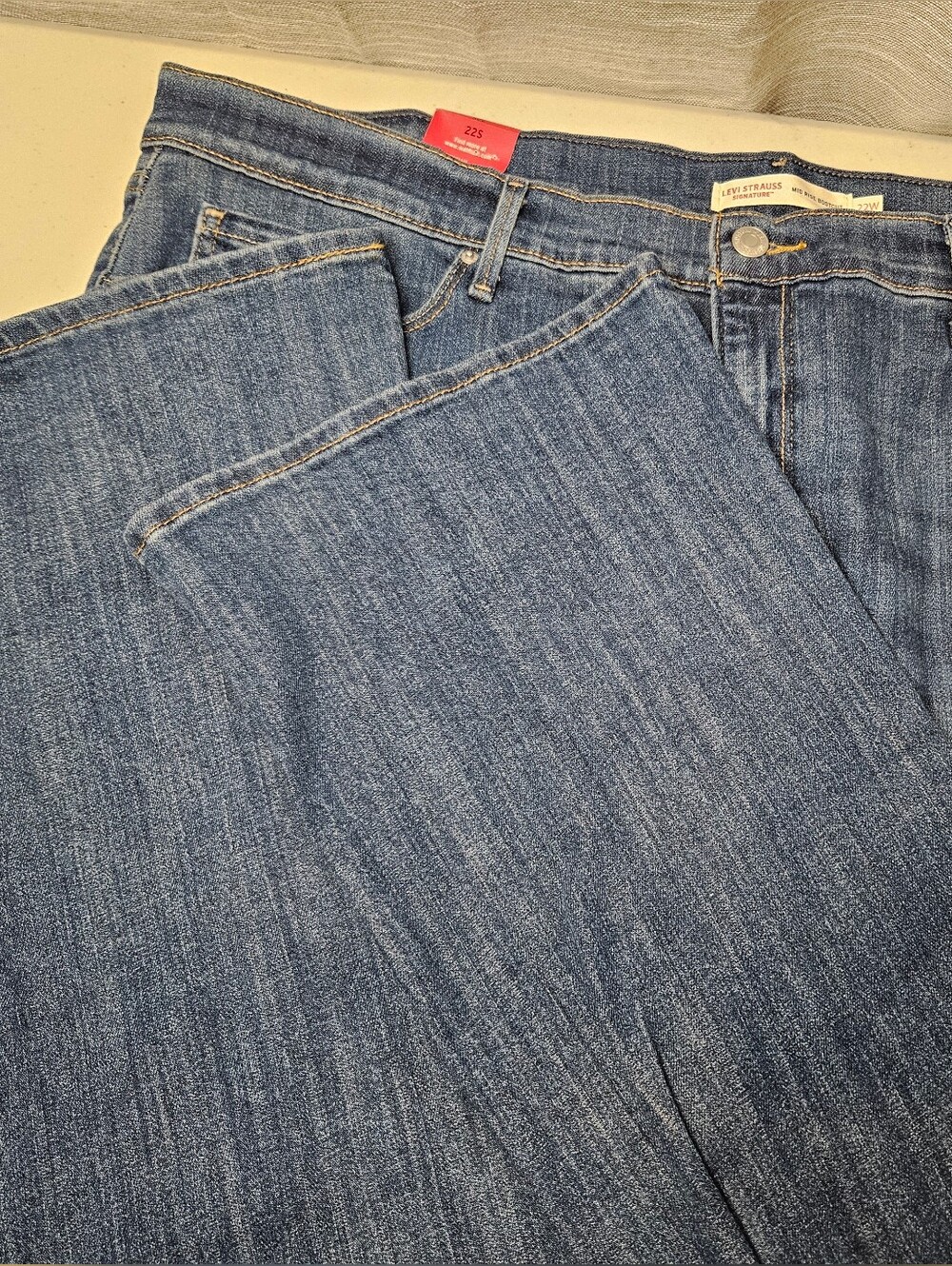 Levi Strauss Signature Women's Plus Mid Rise Slimming Bootcut Jeans 22 Short - Picture 10 of 13